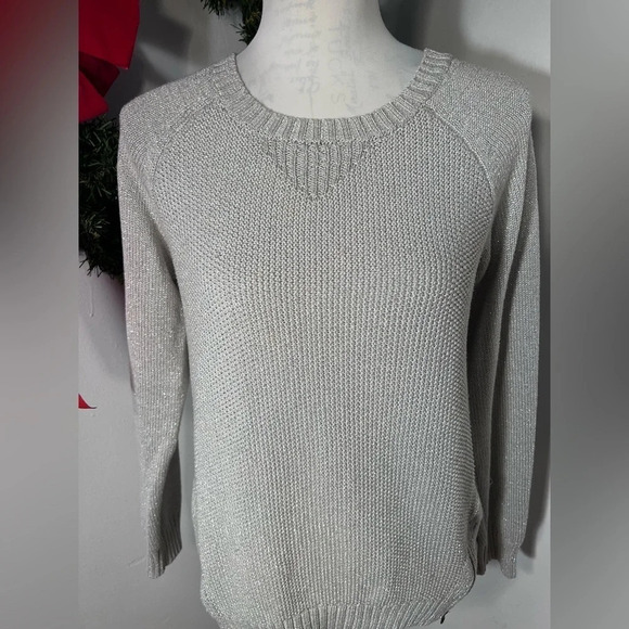 Apt9, M, long sleeve, crewneck, silver metallic sweater with ribbed hems. - Picture 2 of 10